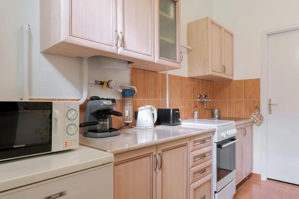 Dora'S Calm Nest Over The Chestnut Tree Apartment Budapest Exterior photo