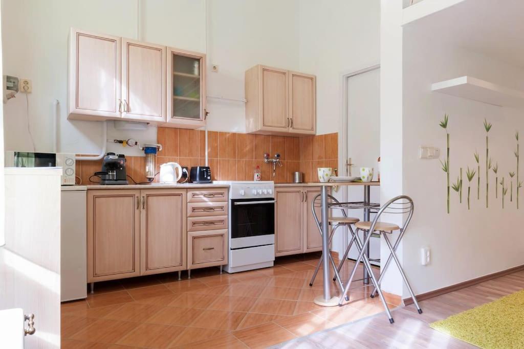 Dora'S Calm Nest Over The Chestnut Tree Apartment Budapest Exterior photo