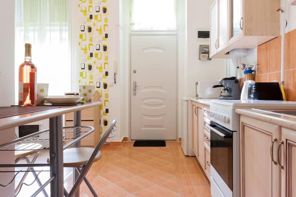 Dora'S Calm Nest Over The Chestnut Tree Apartment Budapest Exterior photo